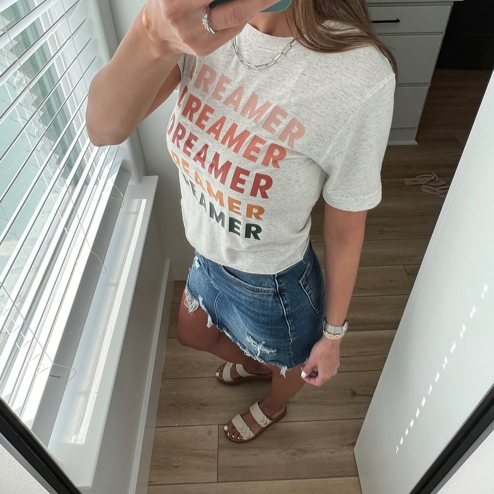 π Dreamer Graphic T-Shirt - Picture 4 of 4